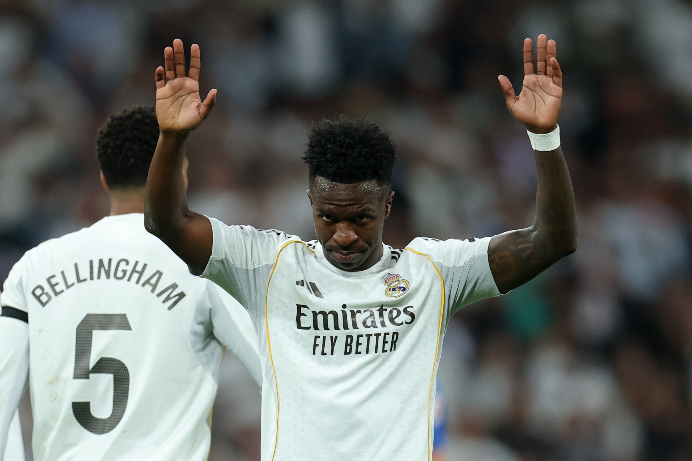 Vinicius xin loi hinh anh