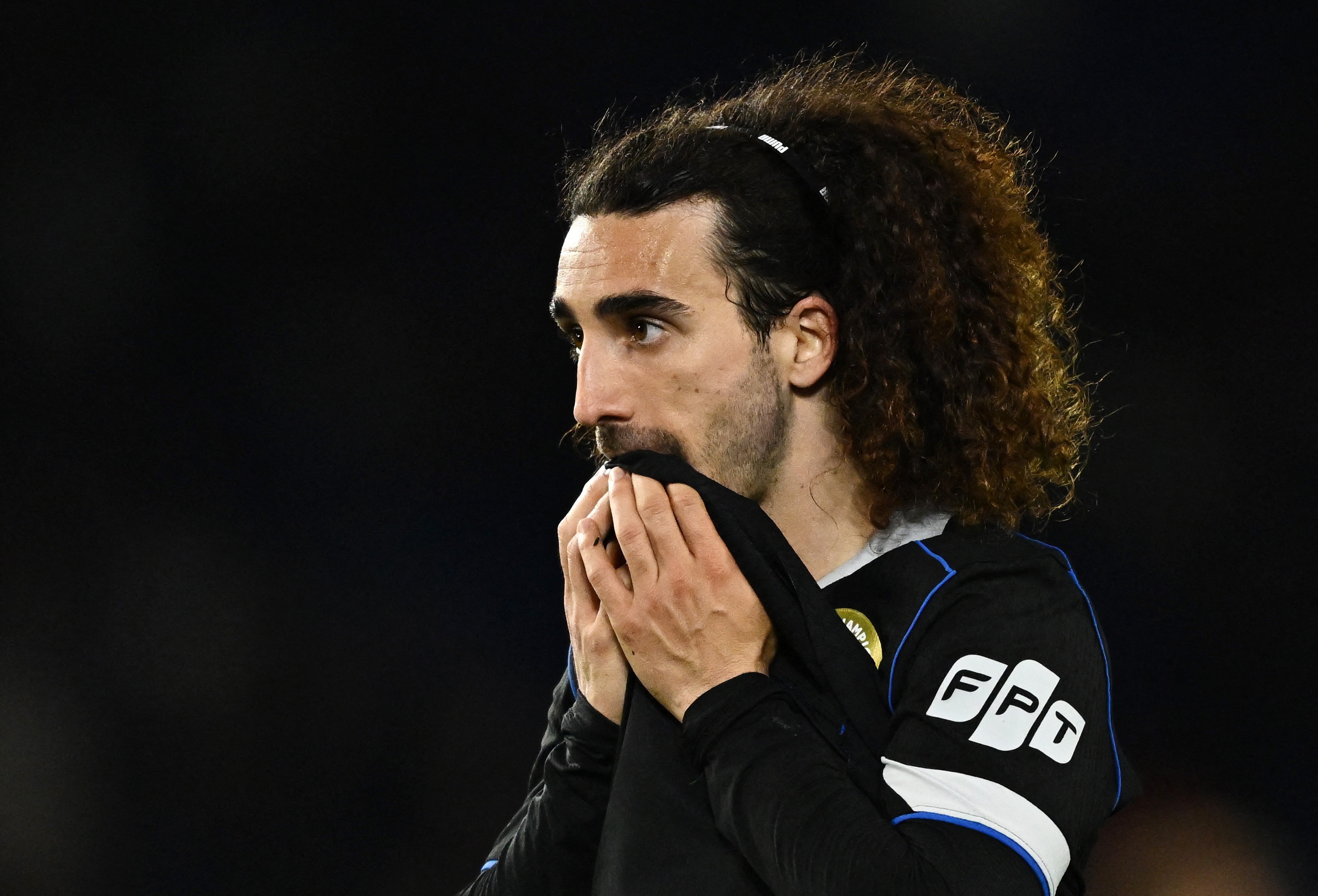 Chelsea mat bon tien neu vang mat o Champions League hinh anh