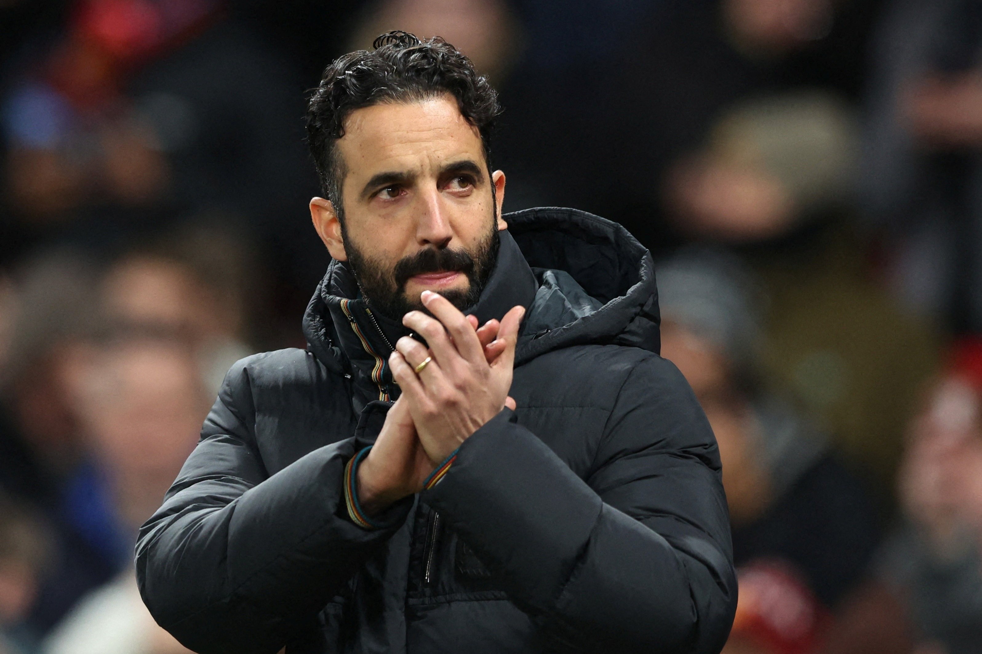 HLV Amorim ra quyet dinh bat ngo hinh anh