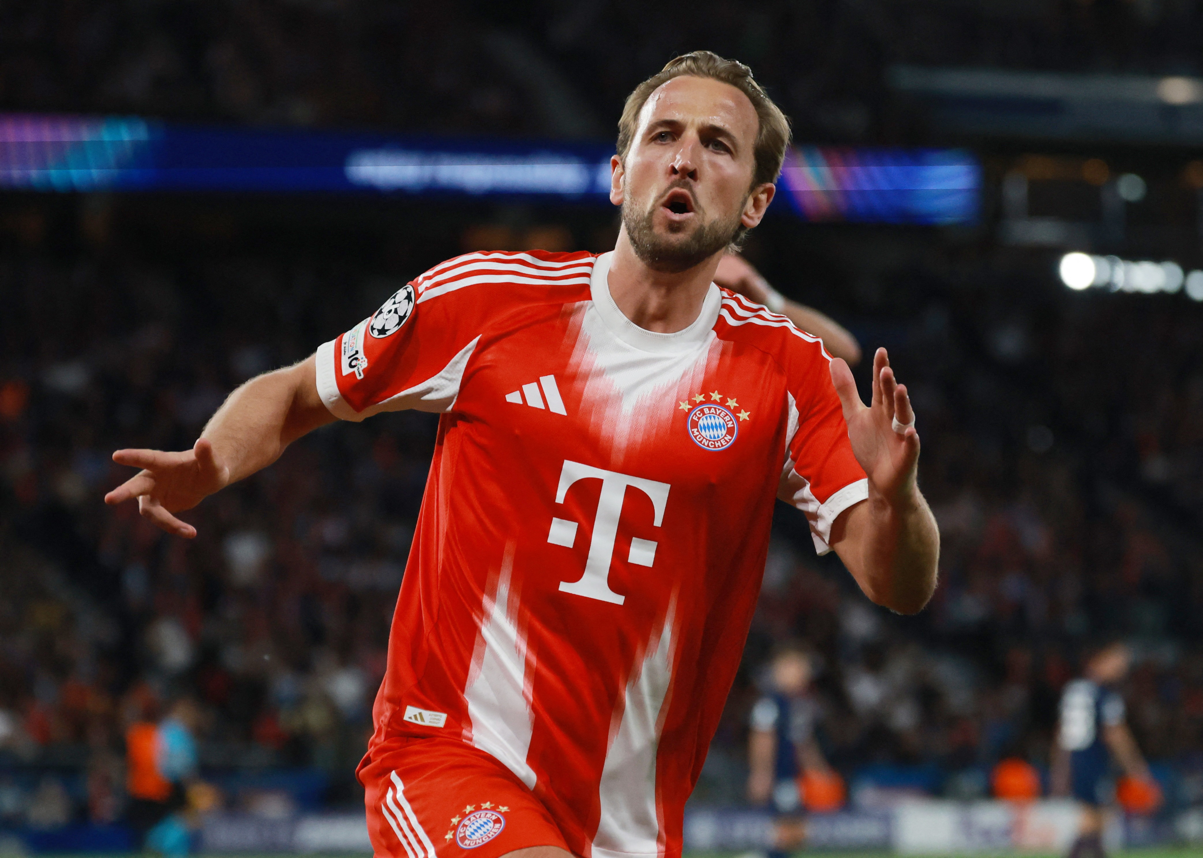 Kane pha 2 ky luc sau tran dau dien ro hinh anh