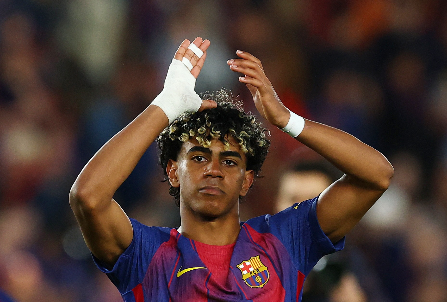 Barcelona kiem bon tien hinh anh