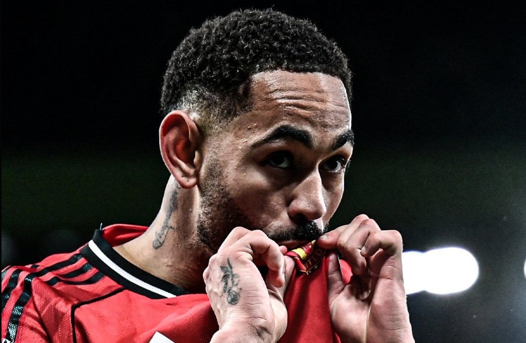 Cunha tao lich su truoc Liverpool hinh anh
