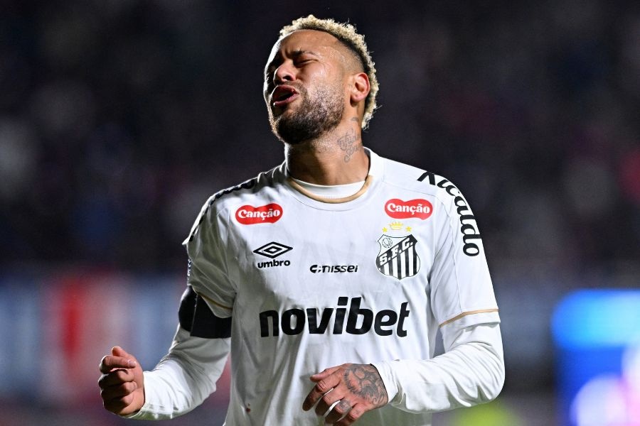 Neymar xo xat voi con trai Robinho hinh anh