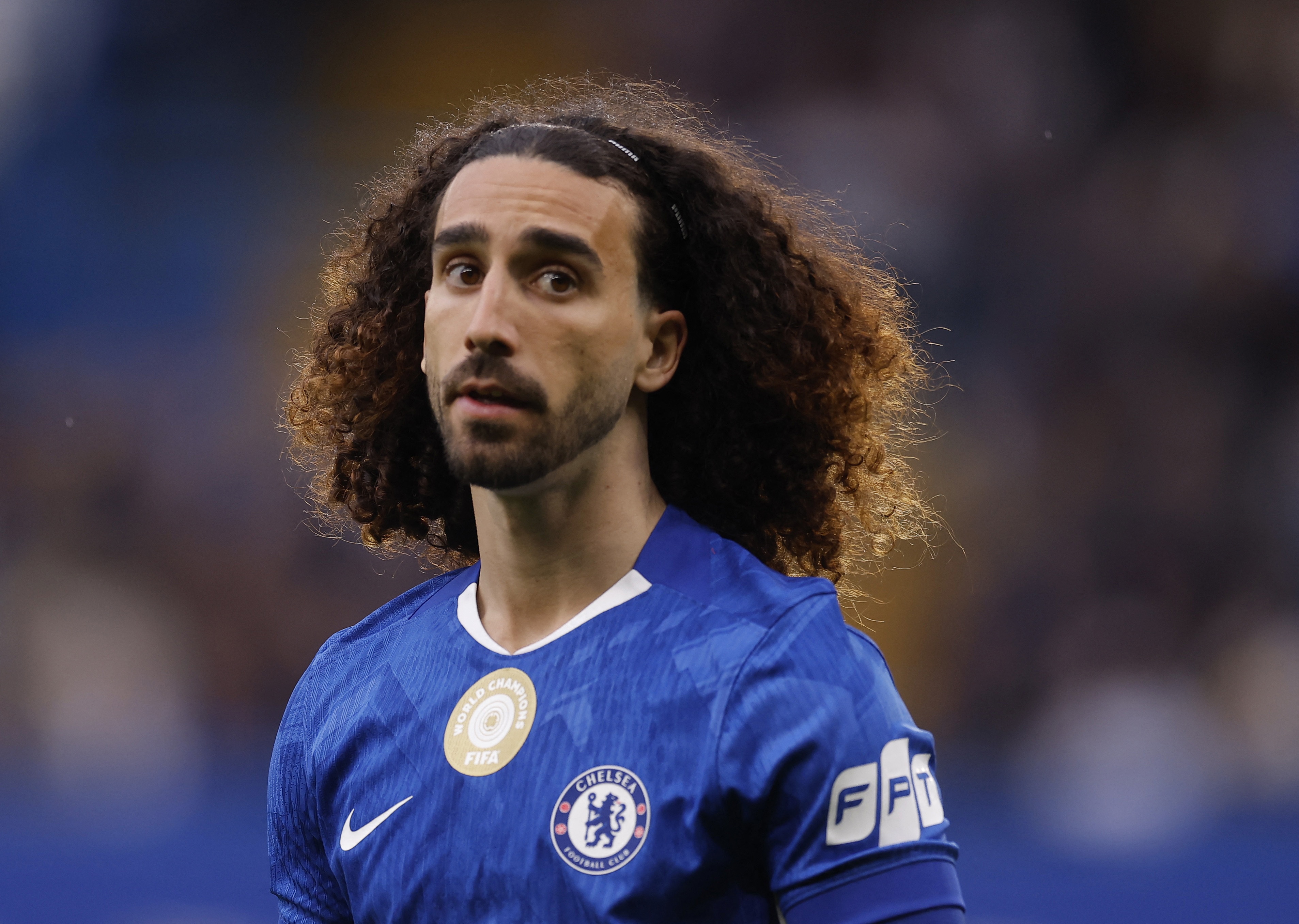 Cu soc tai chinh cua Chelsea hinh anh