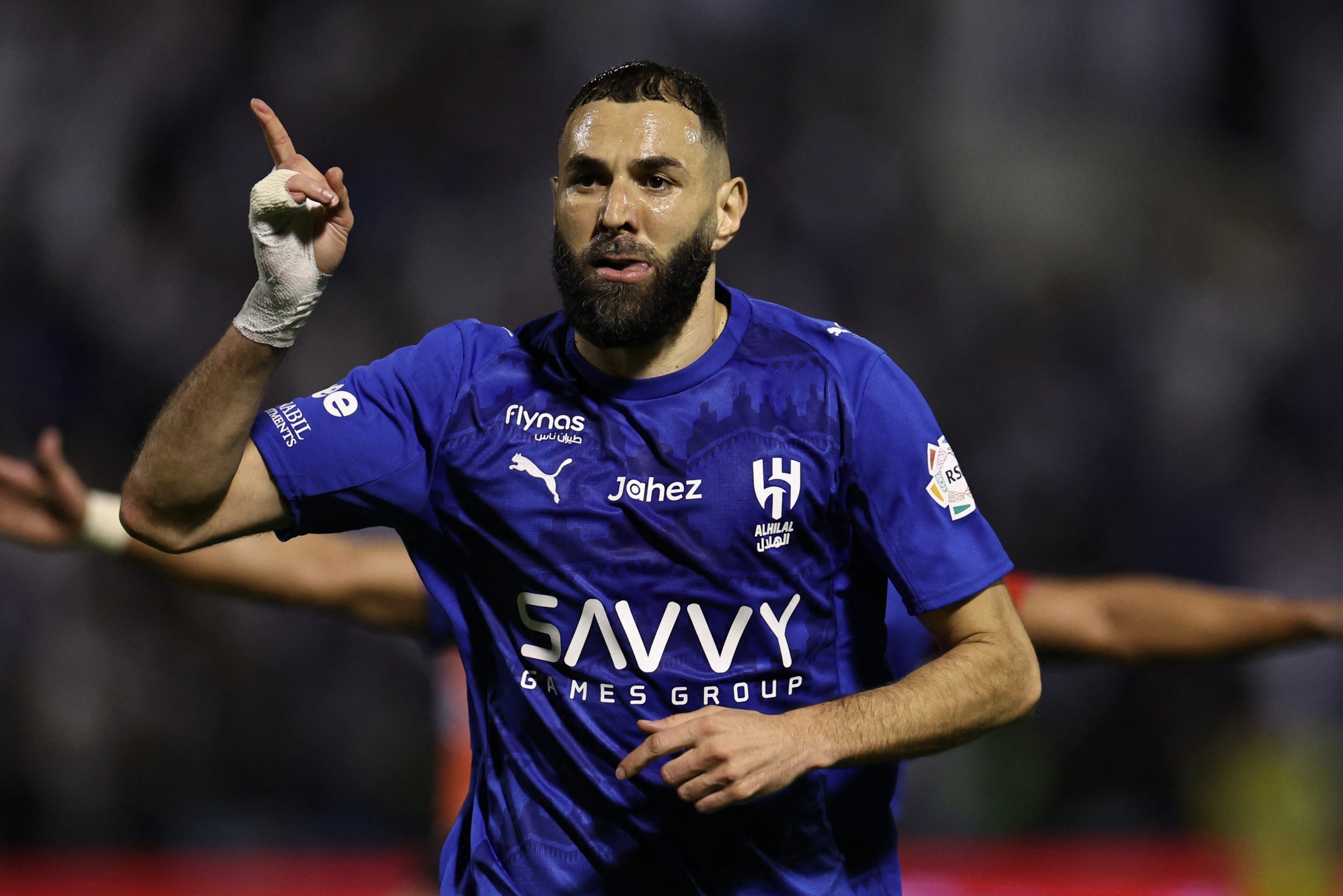 Al Hilal de doa co hoi vo dich cua Ronaldo hinh anh