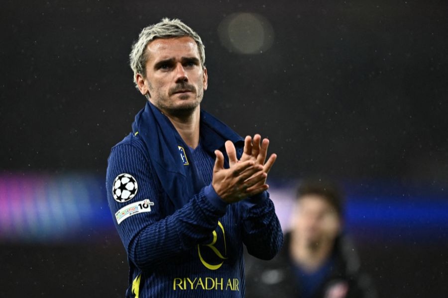 Bi kich bong da cua Griezmann hinh anh