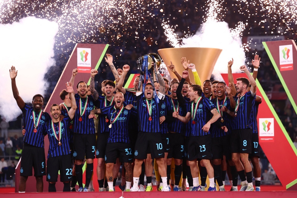 Inter Milan tai lap cu dup lich su hinh anh