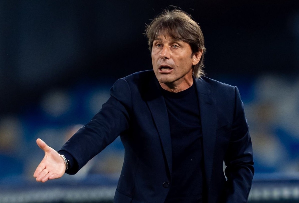 Conte tu bo so tien khong lo de roi Napoli hinh anh