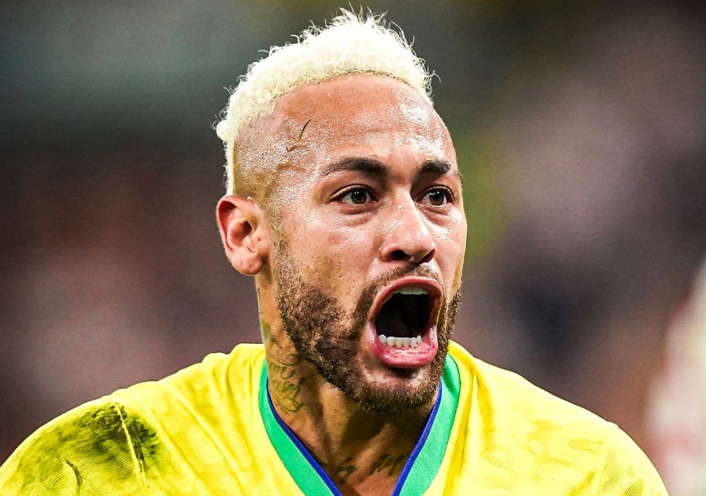 Neymar du World Cup khien du luan day song hinh anh