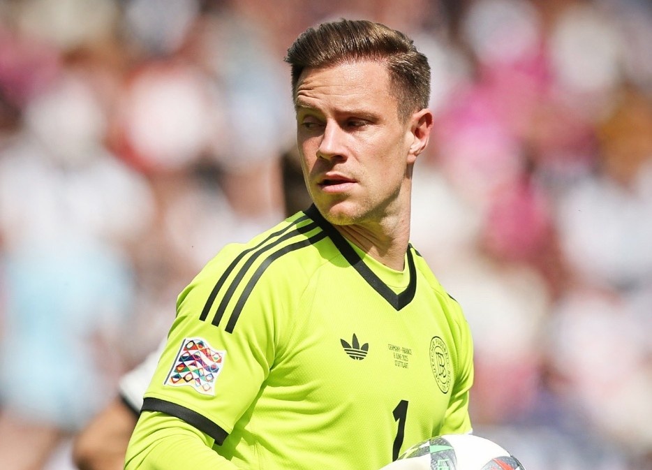 Bi kich bong da cua Ter Stegen hinh anh