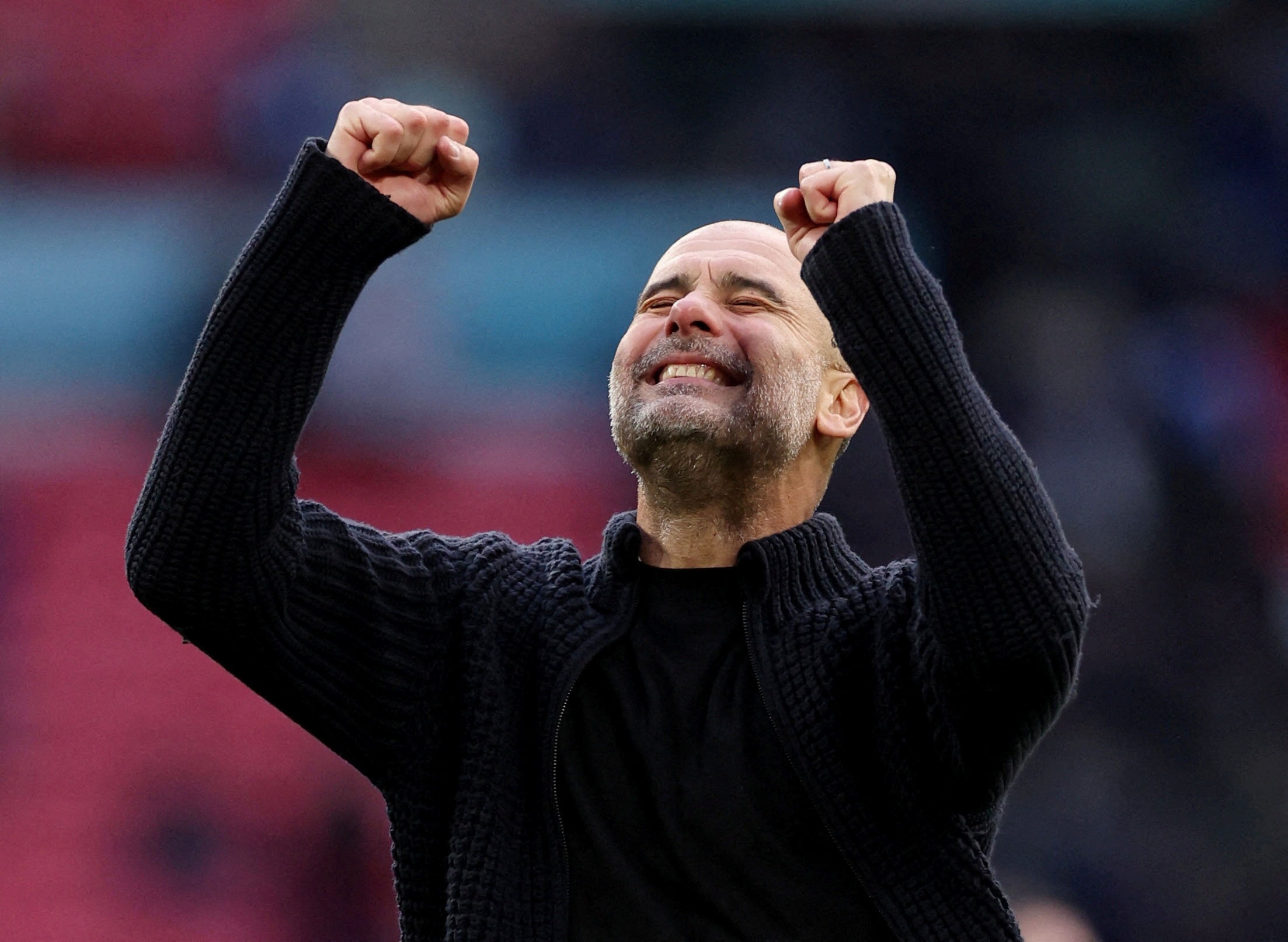Man City dung tuong Pep Guardiola hinh anh