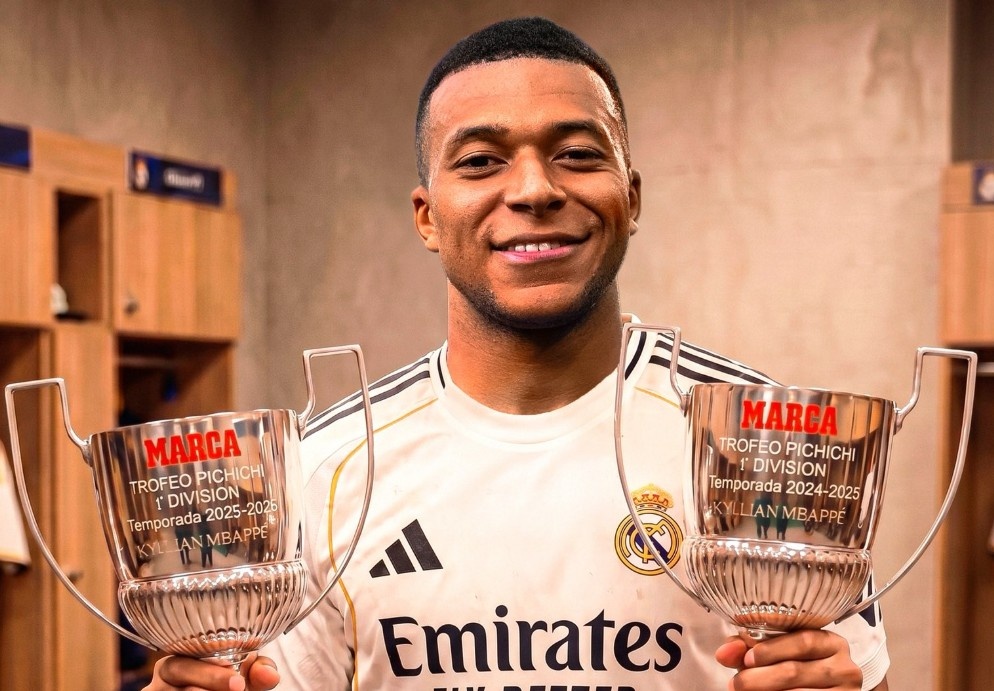 Mbappe gay sung sot hinh anh