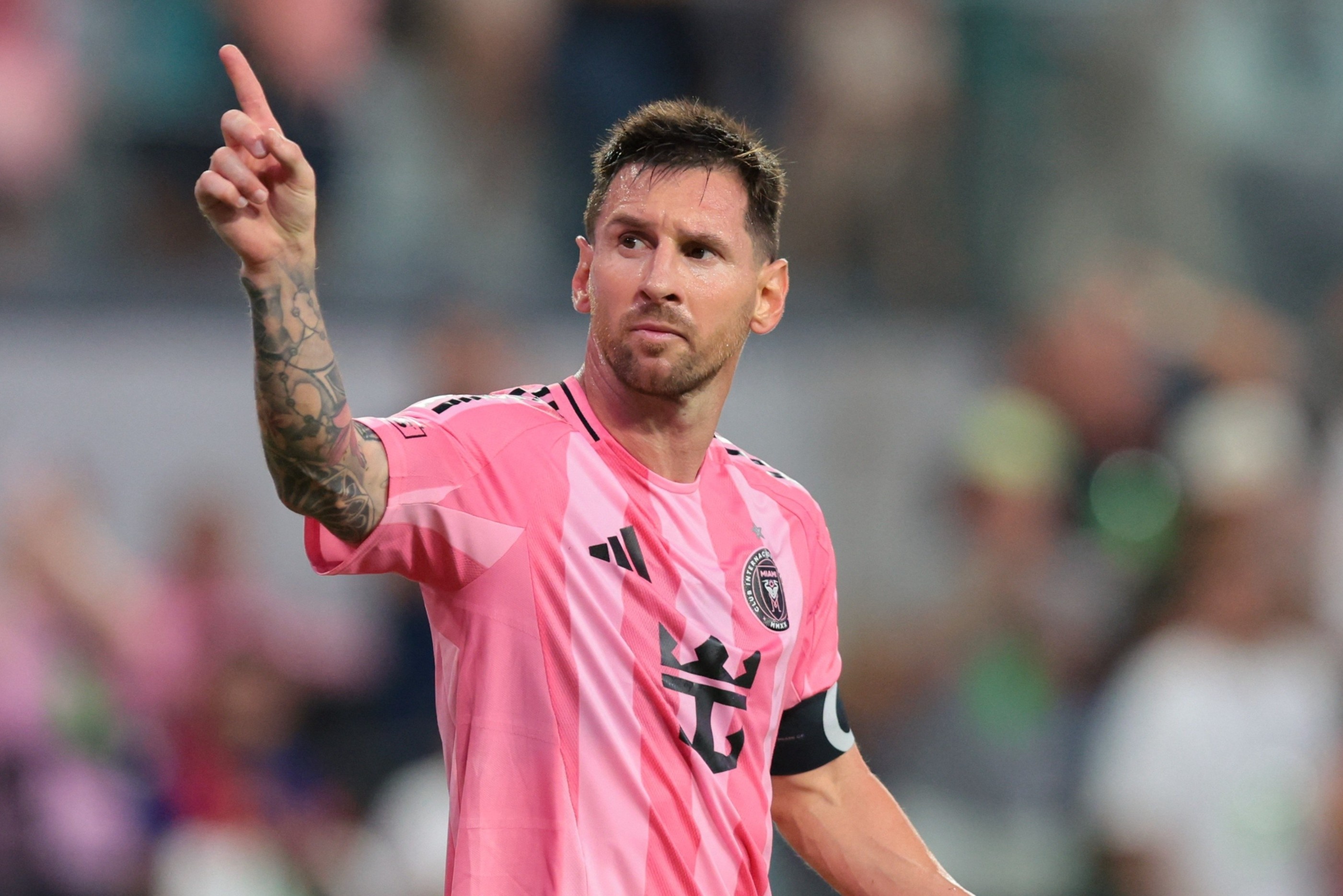 Tinh trang chan thuong cua Messi hinh anh