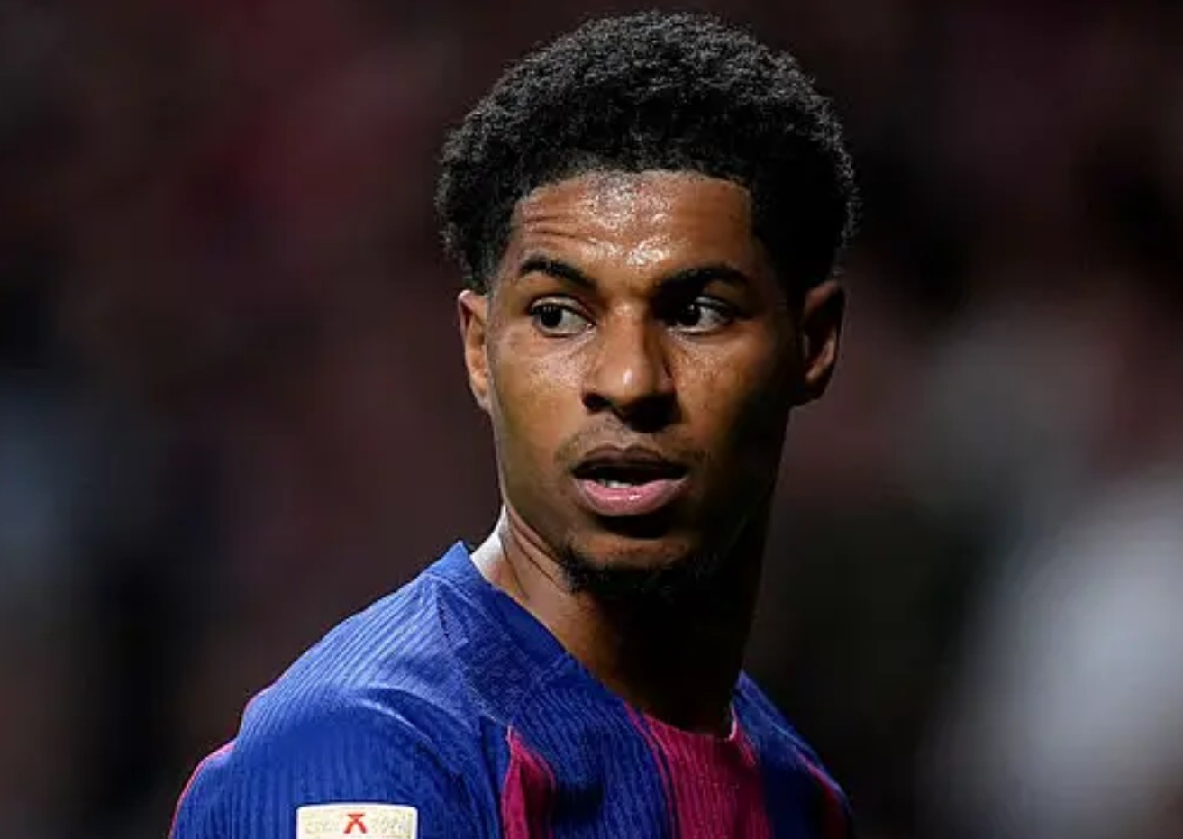 Barcelona tra gia gay soc cho Rashford hinh anh
