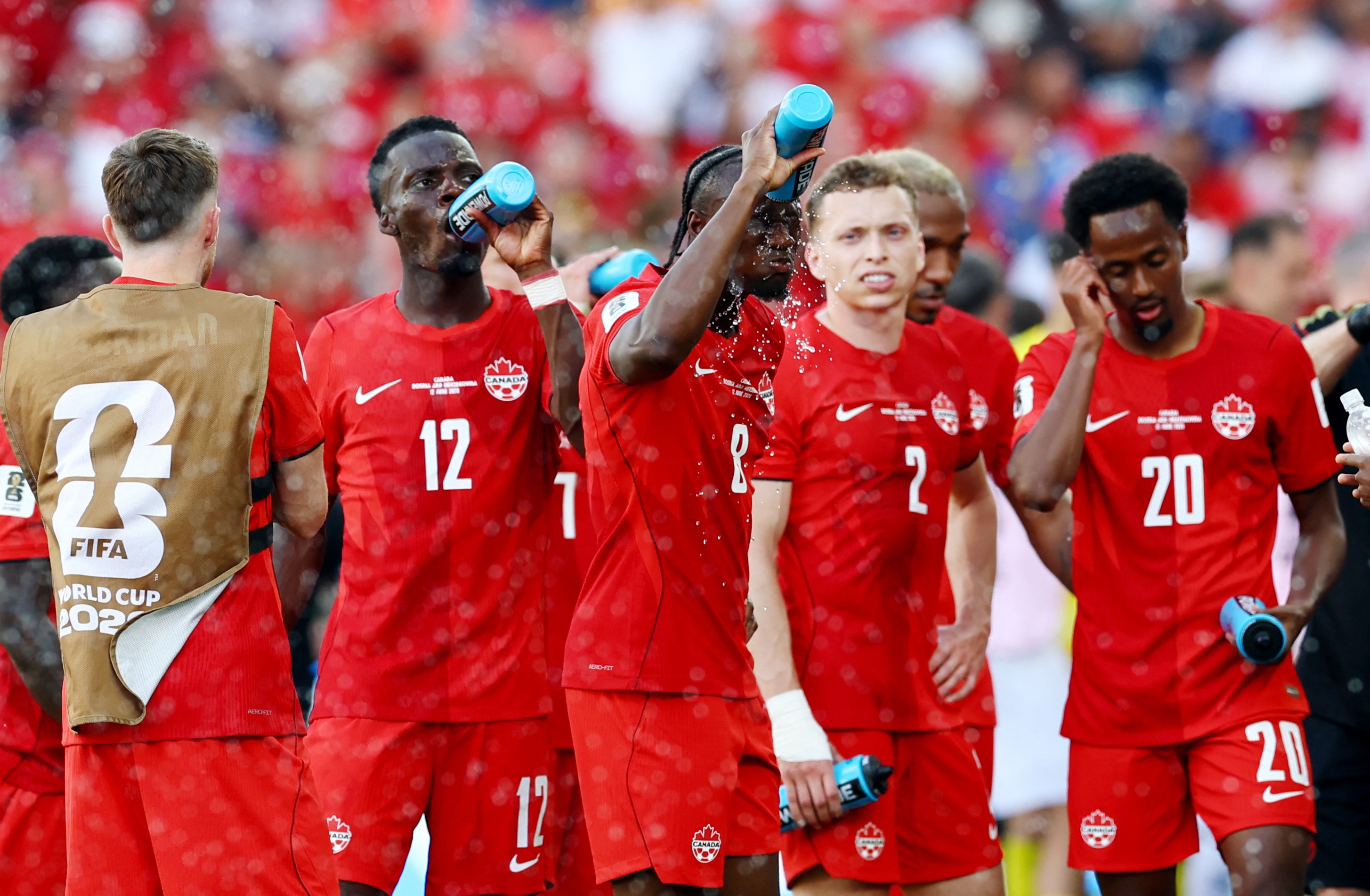 Quang nghi uong nuoc o World Cup 2026 vuong tranh cai hinh anh