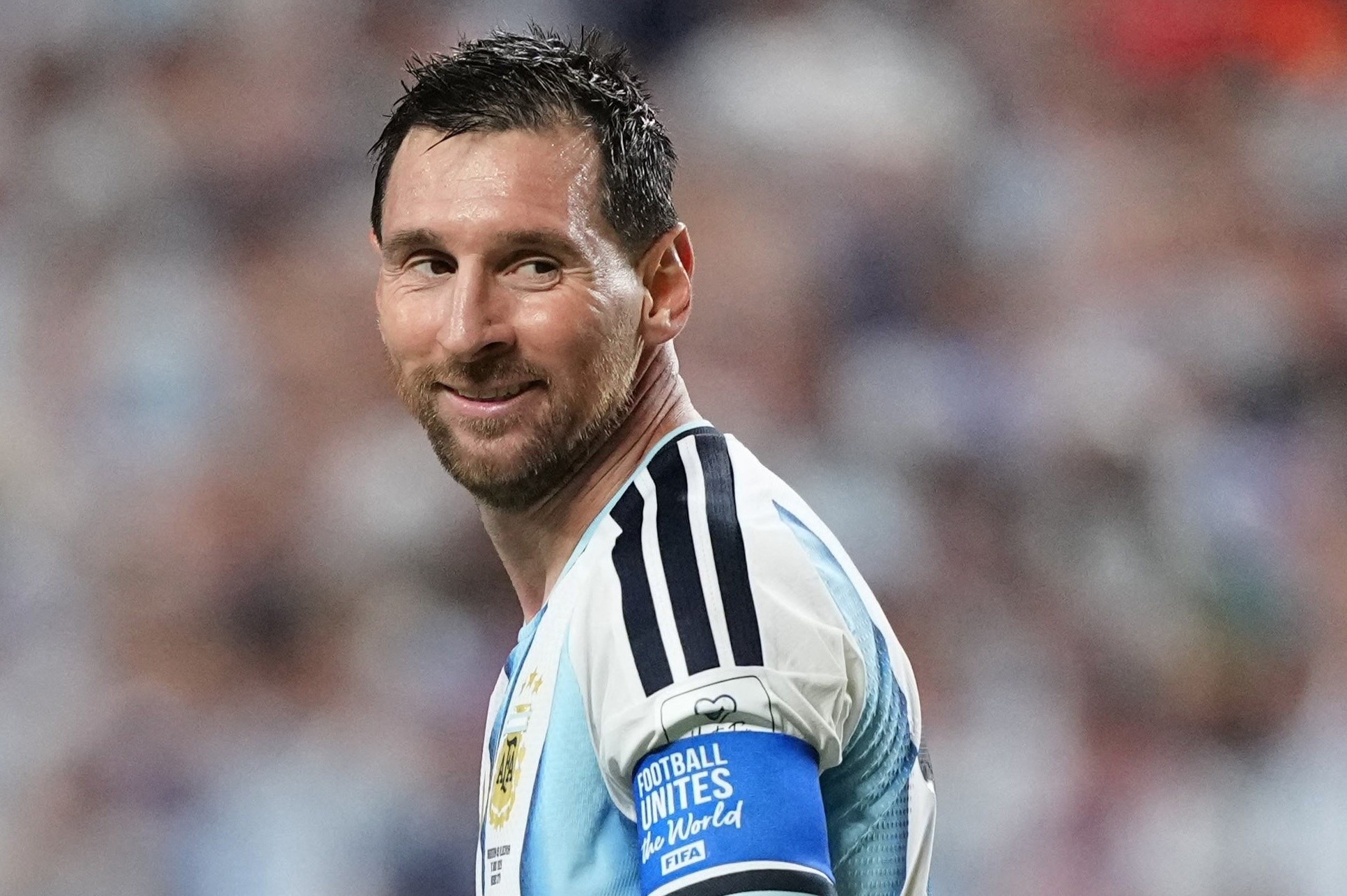 Messi tho o voi cot moc lich su World Cup hinh anh