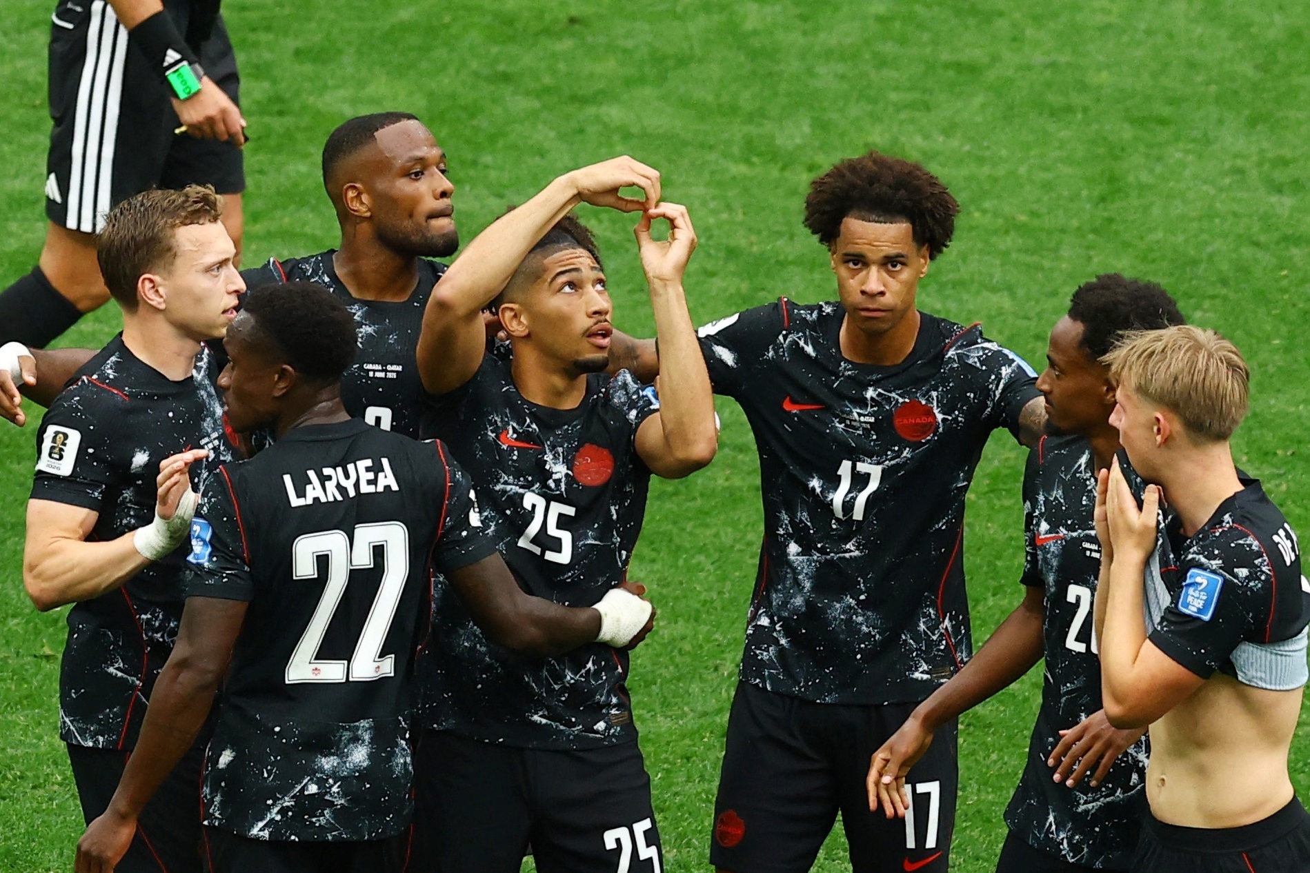 Canada 6-0 Qatar: Dai dien chau A sup do voi 2 the do hinh anh
