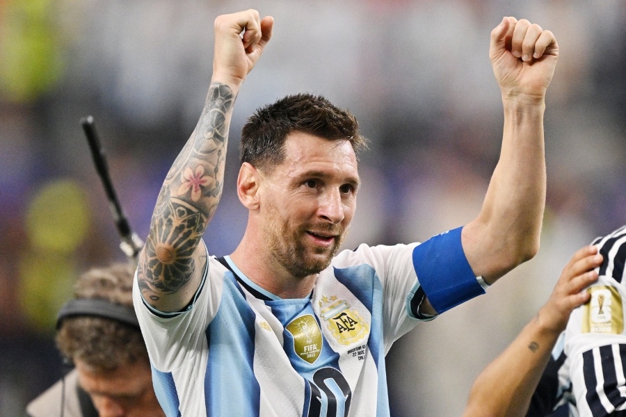 Moi ban thang cua Messi cang khien Ronaldo chanh long hinh anh