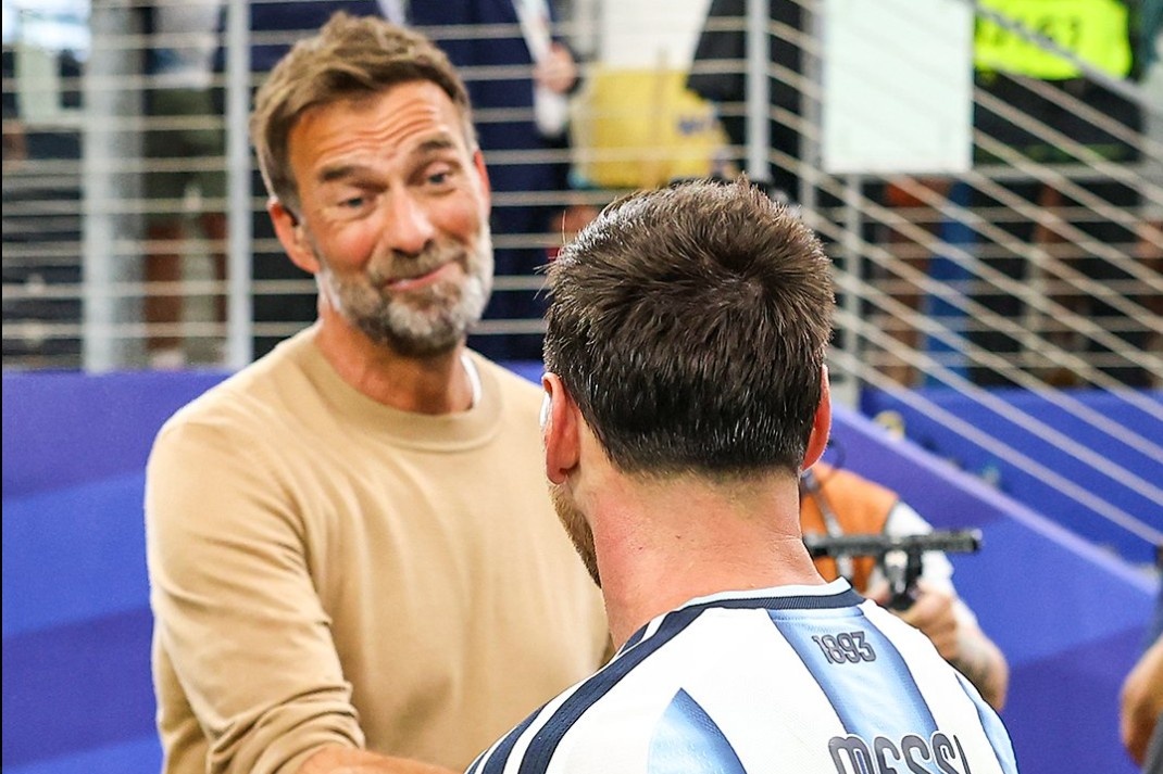 Ve mat cua Klopp noi len tat ca ve Messi hinh anh