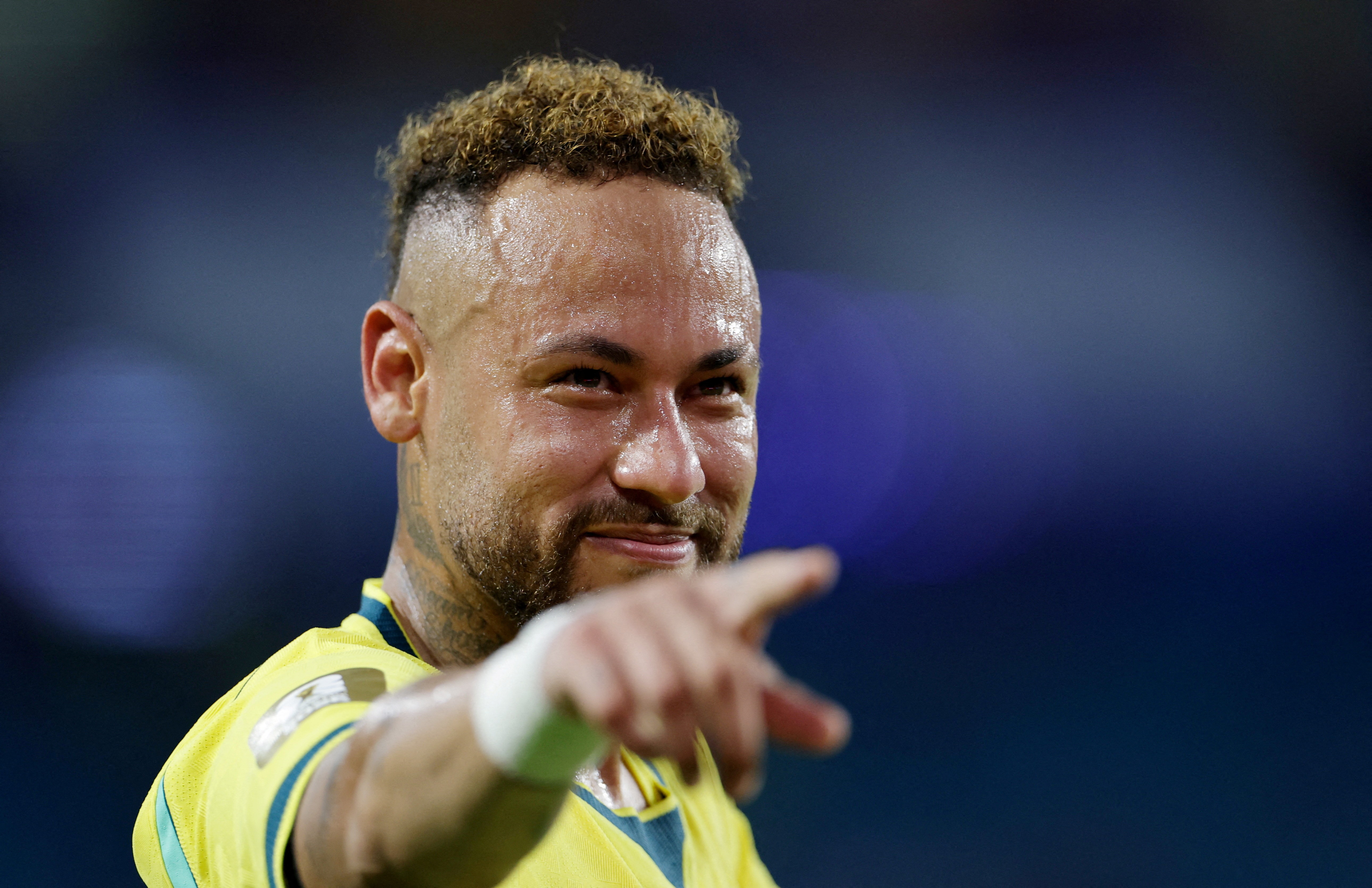 Khoanh khac chung to Neymar van dang so hinh anh