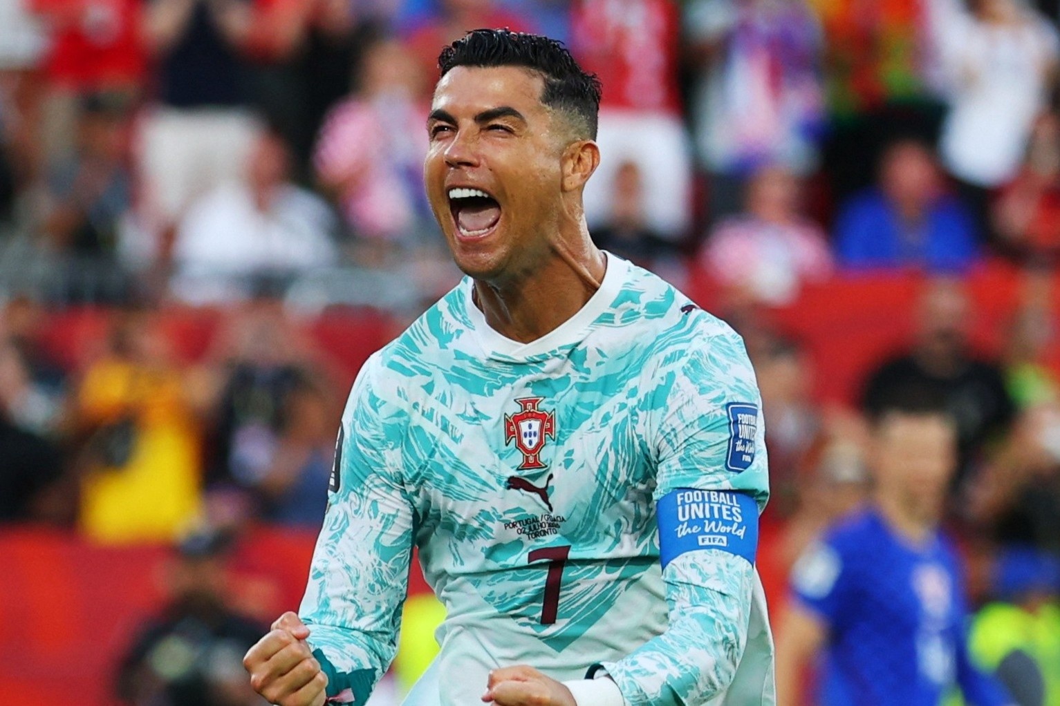 Ronaldo pha bo 'loi nguyen' World Cup hinh anh