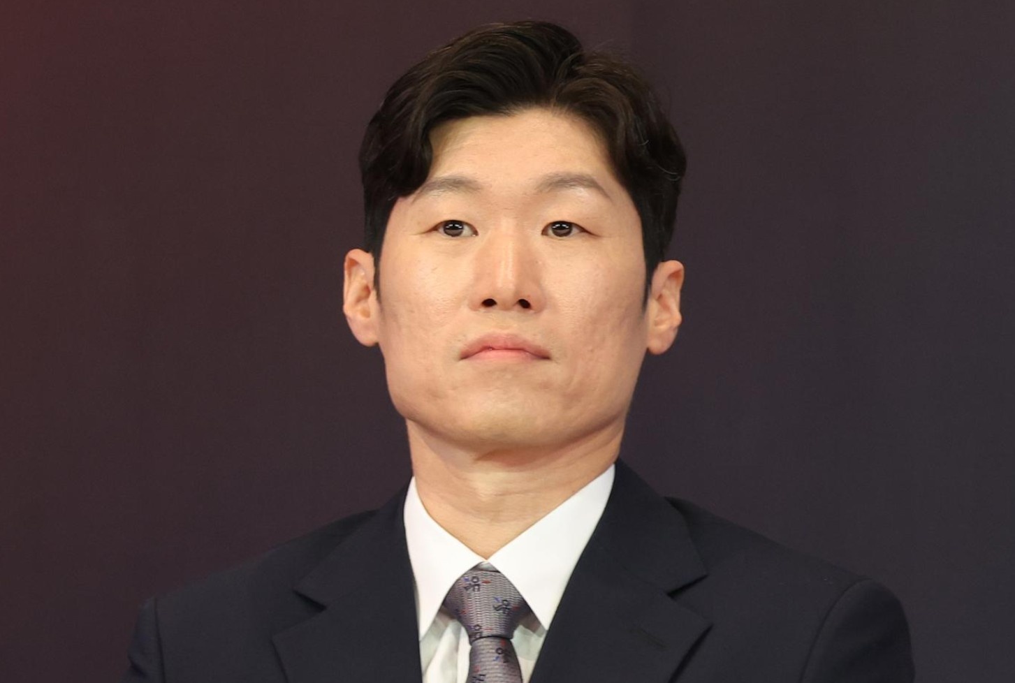 Park Ji-sung dan dau cuoc cai to bong da Han Quoc hinh anh