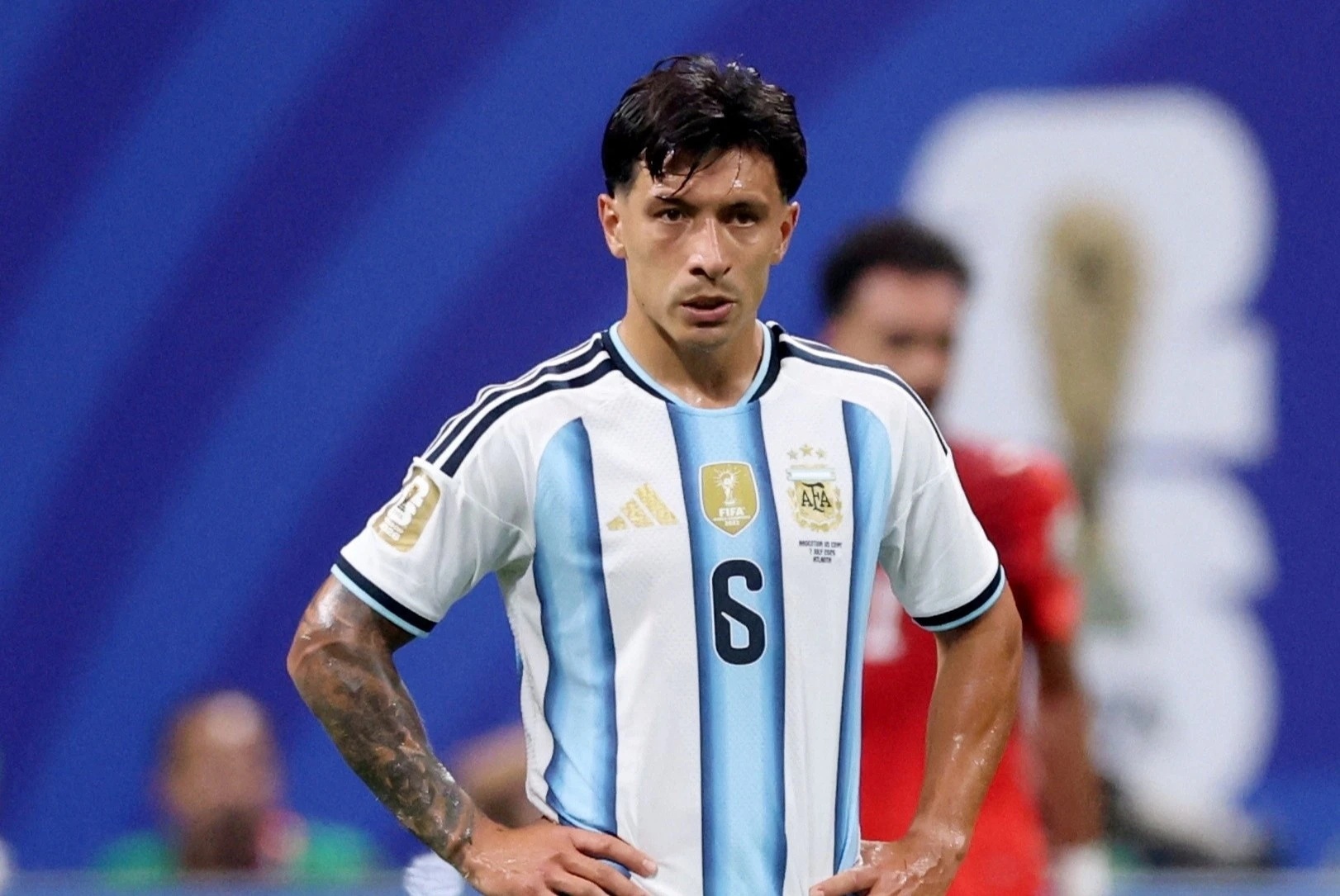 Bung no tranh cai khi Argentina duoc cuu boi VAR hinh anh