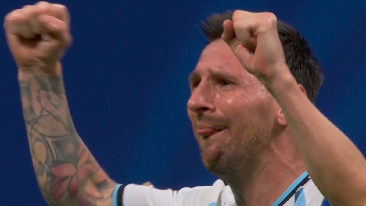 Messi khoc hinh anh