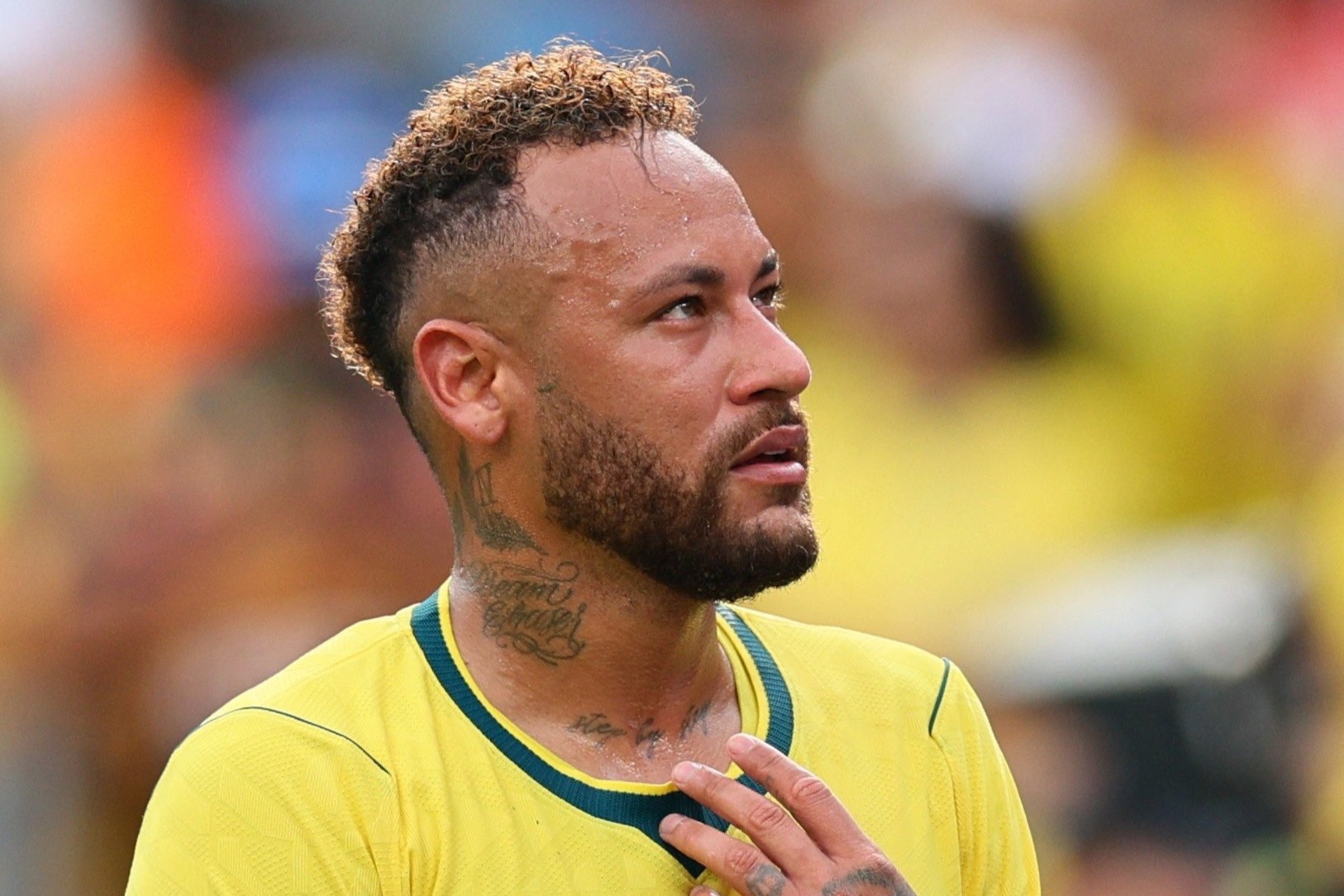 Cu soc no luong cua Neymar hinh anh