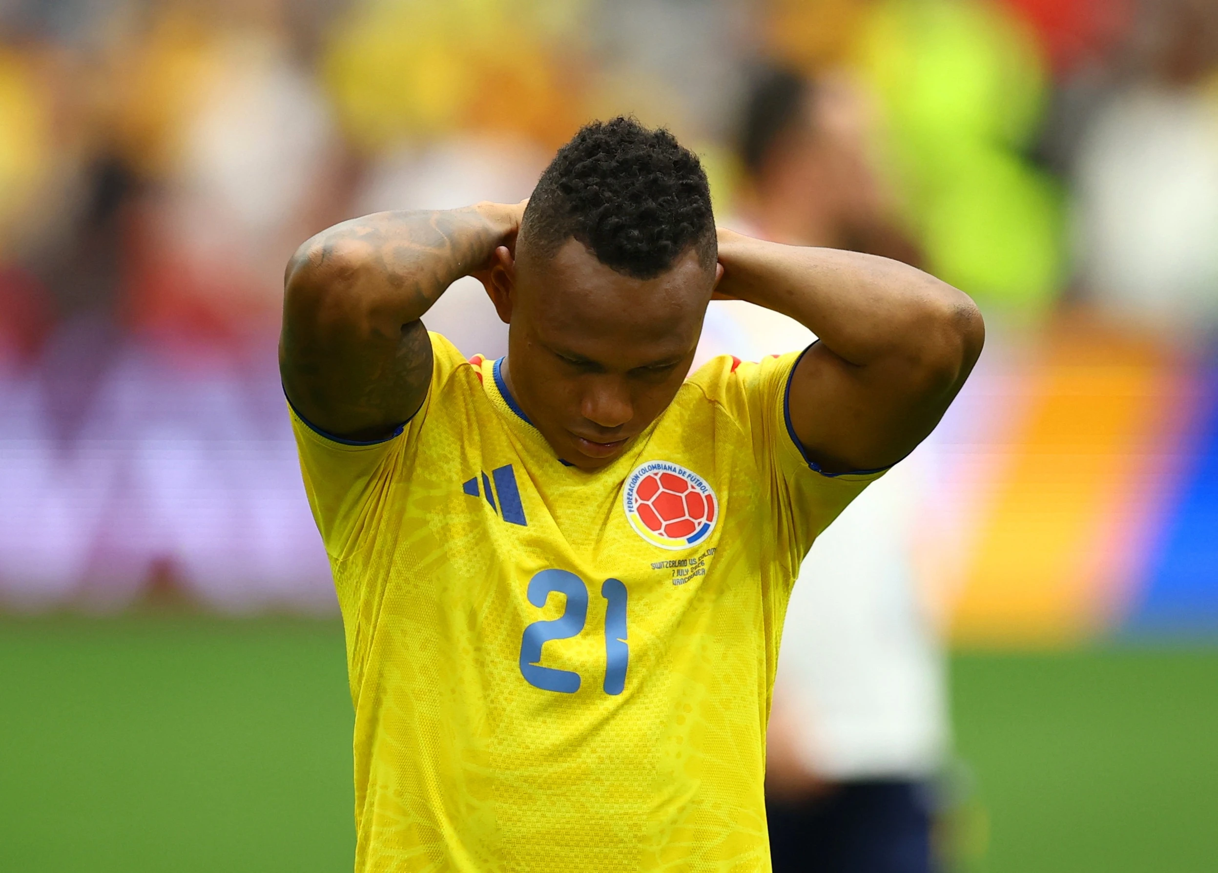 Cầu thủ Colombia không về nước vì bị dọa giết