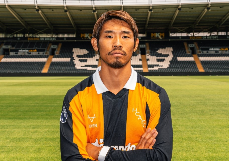 Bóng đá Nhật Bản tạo kỷ lục tại Premier League