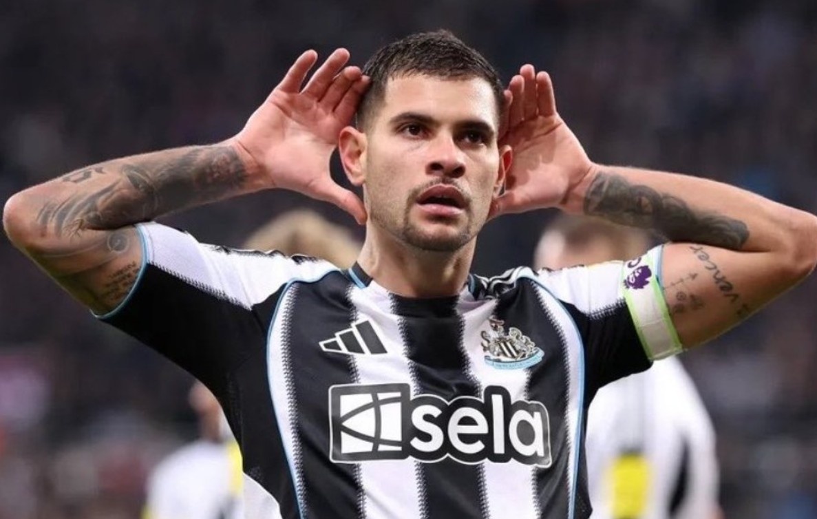 Newcastle đứng trước nguy cơ tan đàn xẻ nghé