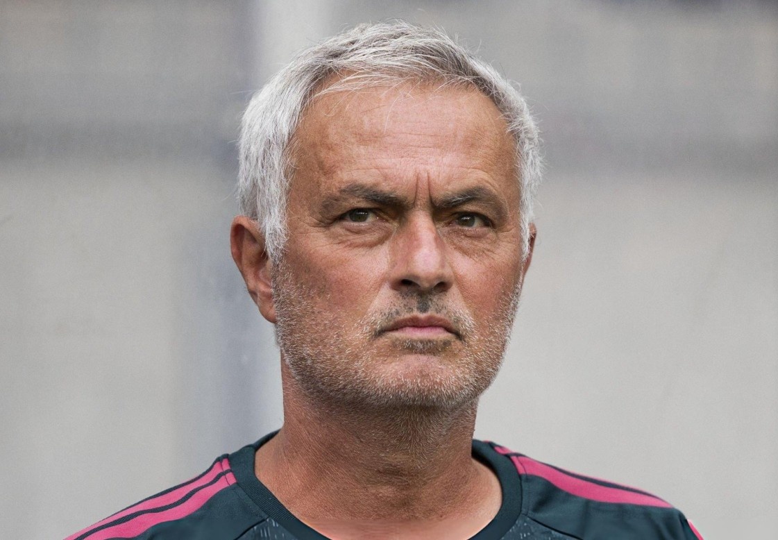 Mourinho phá kỷ lục chuyển nhượng