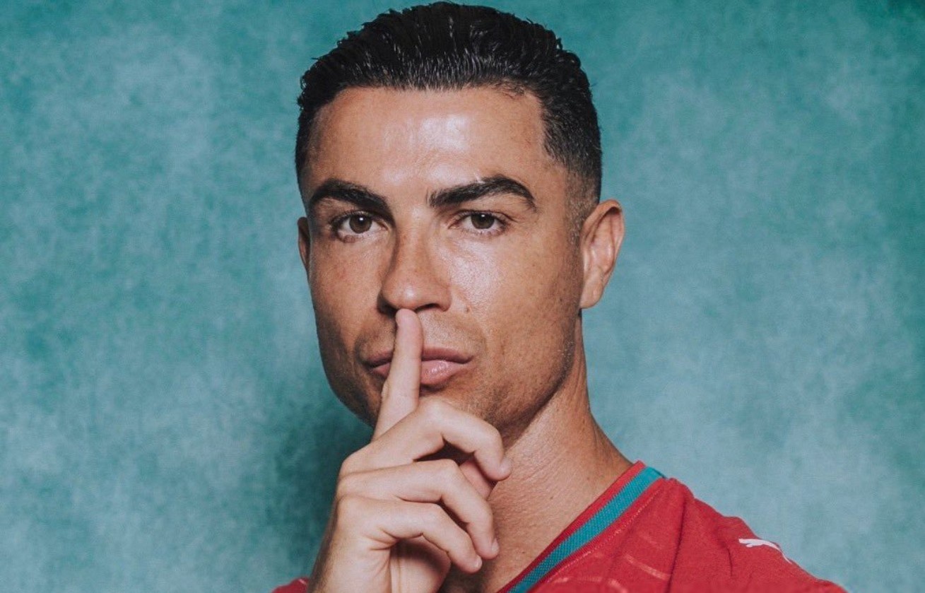 Sau Messi, khi nào Ronaldo rời tuyển quốc gia?