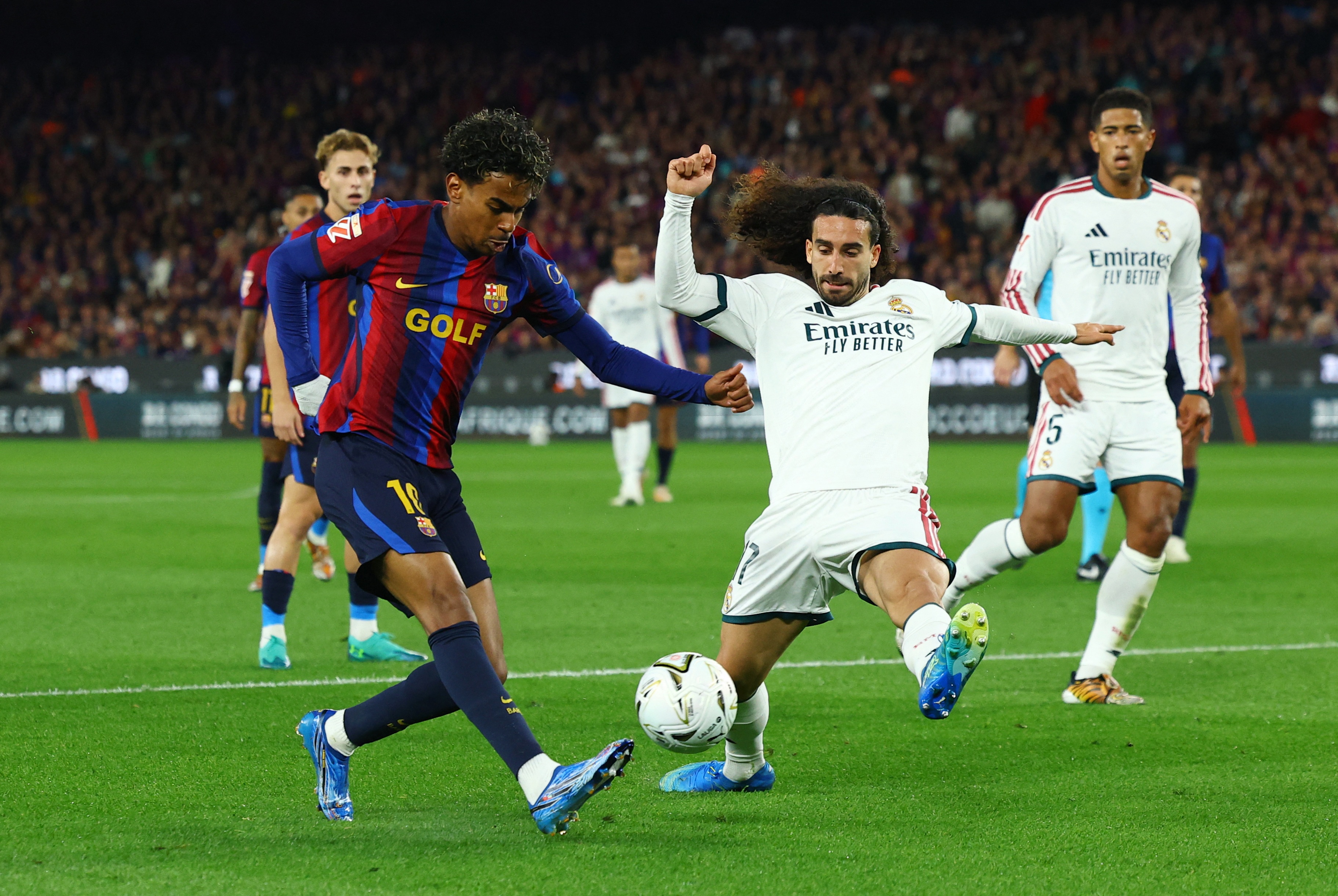 Người khiến Yamal 'tắt điện' tại El Clasico