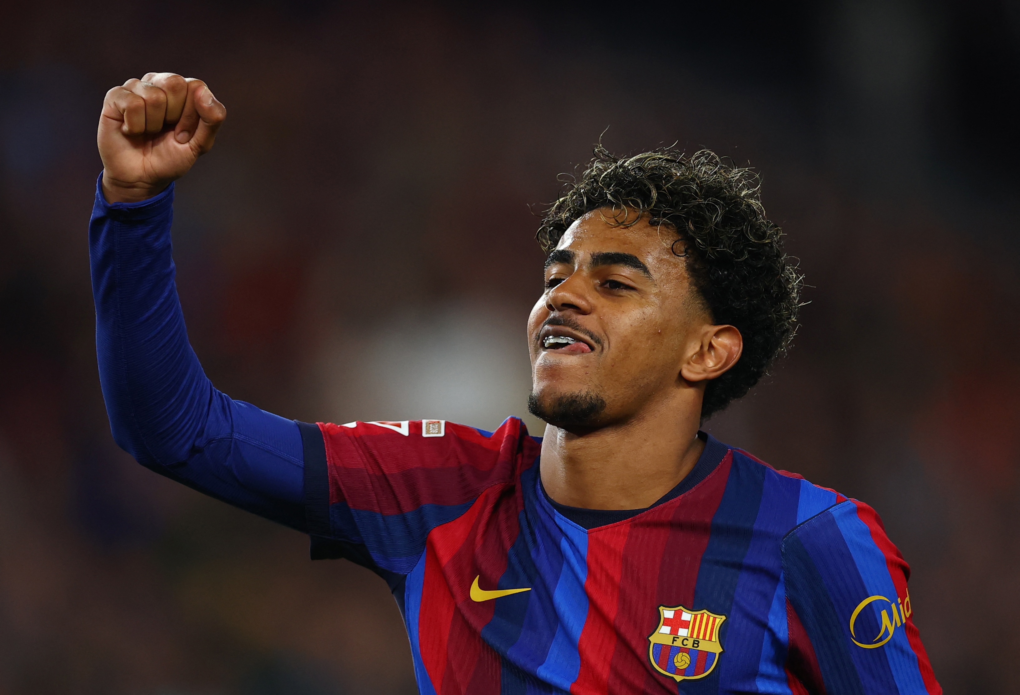 Yamal bùng nổ giúp Barcelona thắng 6-1