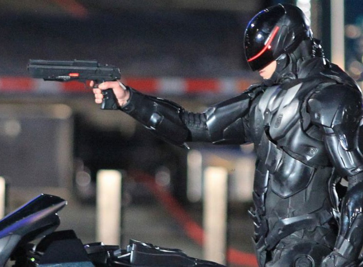 Sieu pham 'RoboCop' tung them trailer hap dan hinh anh