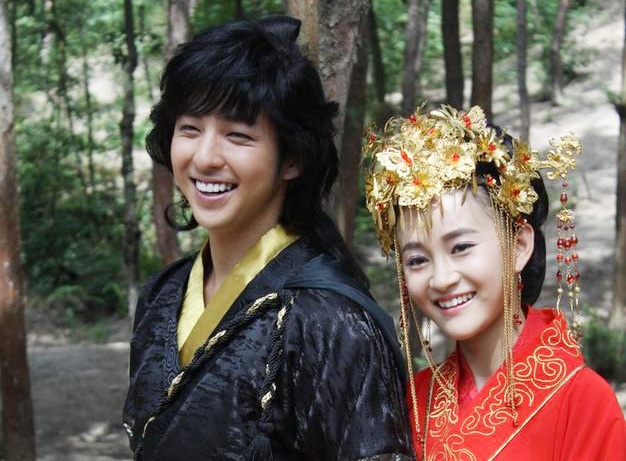 Kim Ki Bum lam 'Hoang tu ech' co trang hinh anh