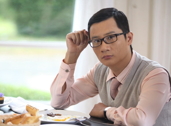 Hoang Bach lam chang re 'cho chui gam chan' hinh anh