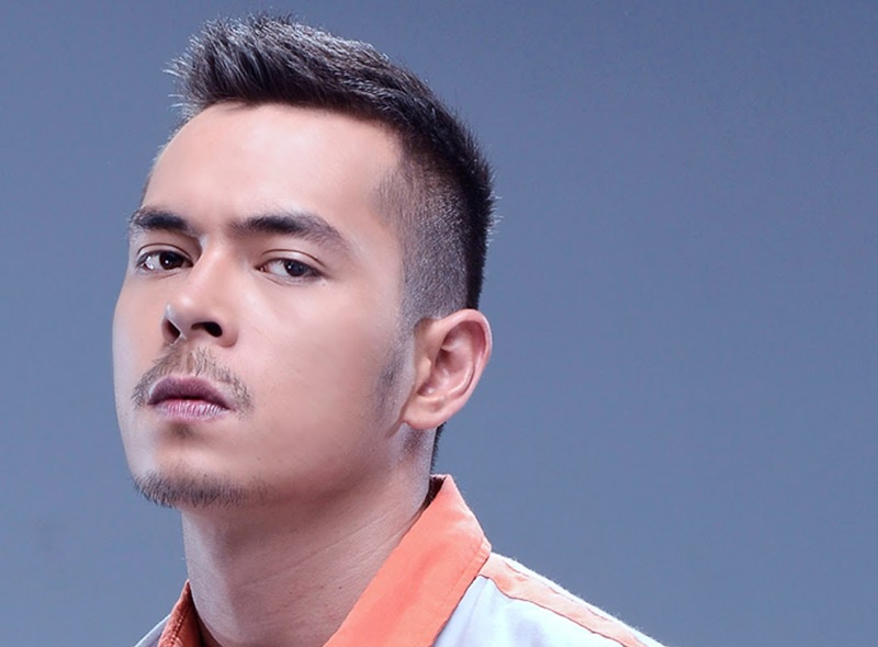 My nam do lot Jake Cuenca ngoai tinh noi dat khach hinh anh