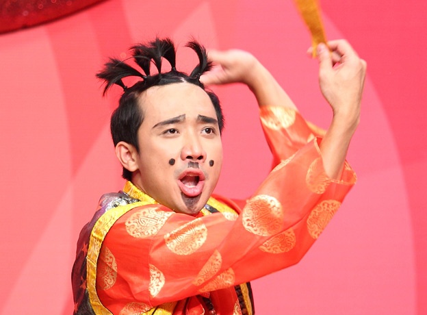 Tran Thanh lam nha ngoai cam di tim xac mat tich hinh anh