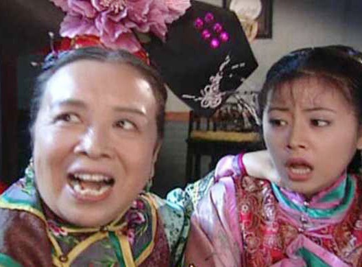 4 vai dien khong the thay the tren man anh Hoa ngu hinh anh