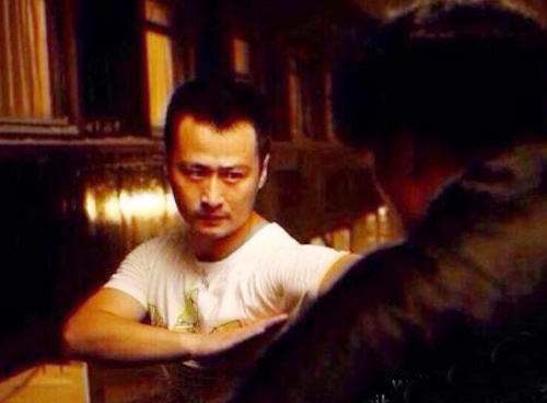 Dao dien vo cua 'Nhat dai tong su' di tren may bay mat tich hinh anh