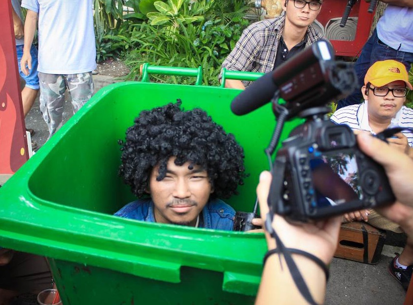 Hau truong hai huoc cua Hieu Hien trong phim moi hinh anh