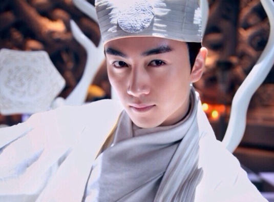 Duong Qua 2014 khong thich lam hoang tu co trang hinh anh