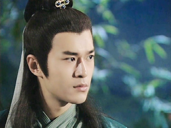 Nhắc đến Cổ Thiên Lạc là người ta nghĩ ngay đến nhân vật Dương Quá trong bộ phim TVB Thần điêu đại hiệp 1995. Chính vai diễn này đã đưa anh chàng diễn viên chuyên đóng minh họa ca nhạc trở thành ngôi sao được yêu thích.