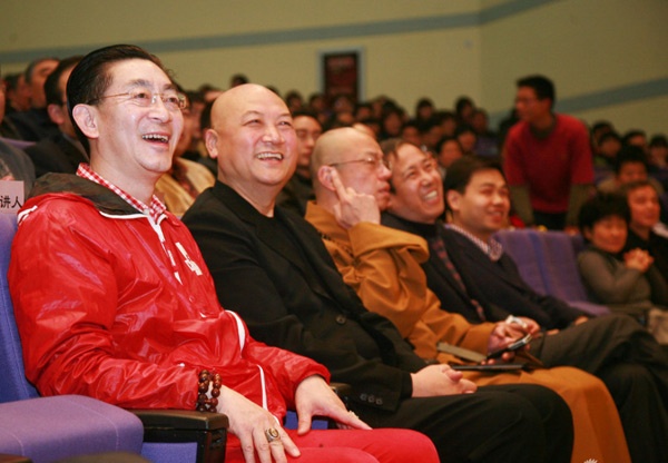 Do mỗi người một công việc, Trì Trọng Thoại làm kinh doanh, Lục Tiểu Long Đồng lại dong ruỗi khắp nơi để tuyên truyền văn hóa Tây du nên trong gần 30 năm qua, số lần các thầy trò trong bộ phim truyền hình kinh điển Tây du ký đếm chưa đủ 10 ngón tay. Bởi vậy, họ rất trân trọng những cơ hội như thế này khi được mời tham dự Dương Châu giảng đàm - một hội nghị văn hóa Phật giáo.