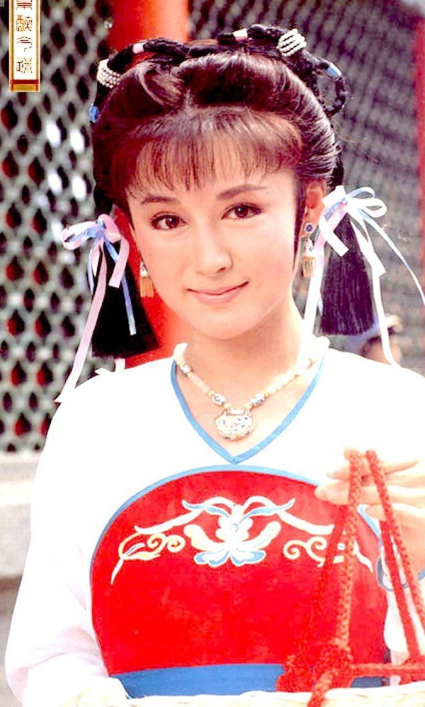 Mặc dù Lưu Hiểu Khánh nổi đình nổi đám với hình ảnh Võ Tắc Thiên, nhưng trước đó 10 năm, Phan Nghinh Tử đã khiến khán giả say mê khi hóa thân nhân vật này trong bộ phim truyền hình Đài Loan Nhất đại nữ hoàng. Tác phẩm này đã tạo nên cơn sốt trên màn ảnh nhỏ châu Á, rất được khán giả Việt Nam yêu thích.