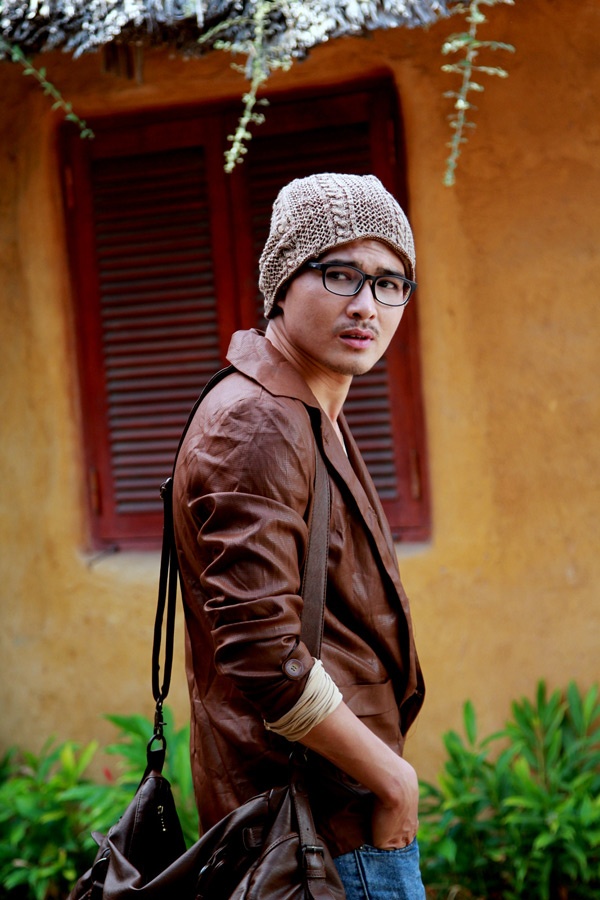 Sinh năm 1984, Quang Sự có gương mặt nam tính và rất điện ảnh.