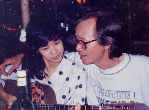 Ca sĩ Hồng Nhung và nhạc sĩ Trịnh Công Sơn những ngày đầu mới biết nhau.